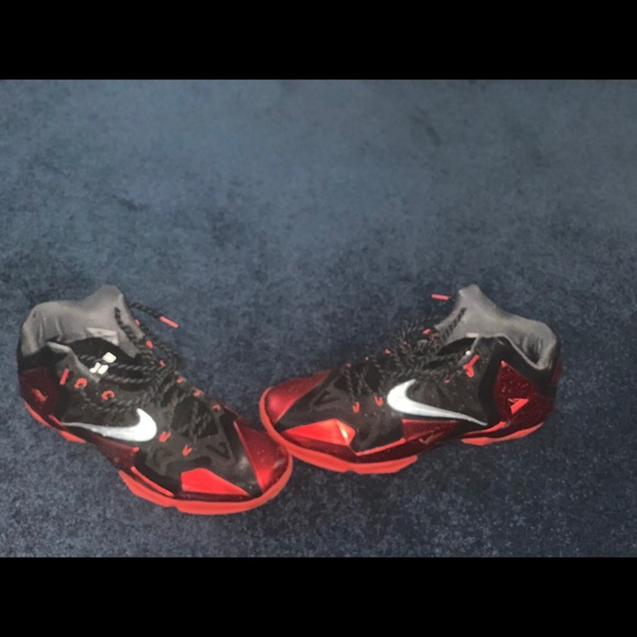 LeBron James - Picture 2 of 4
